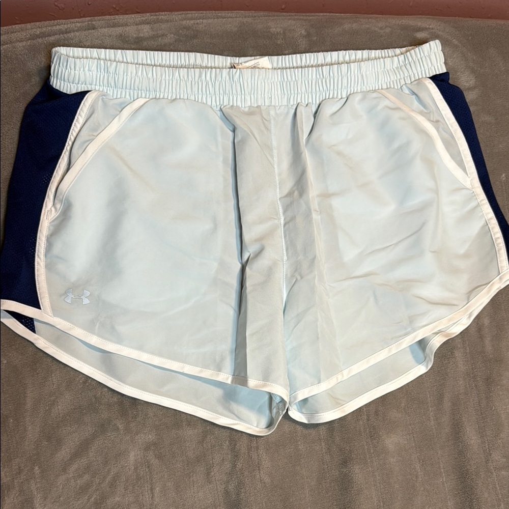 Under Armour Women's Light Blue Athletic Shorts size large